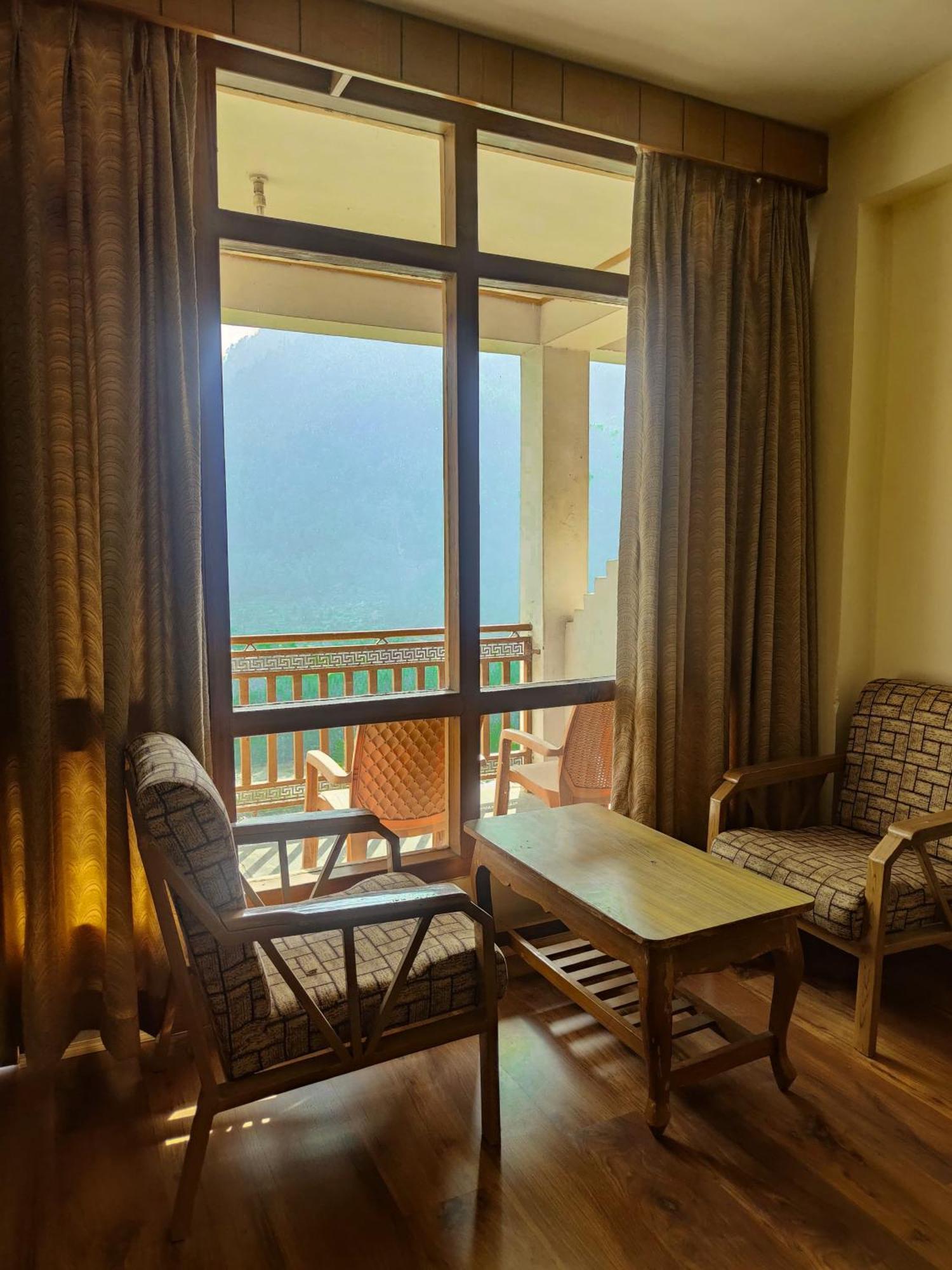 Hotel Arohi Vashist 외부 사진