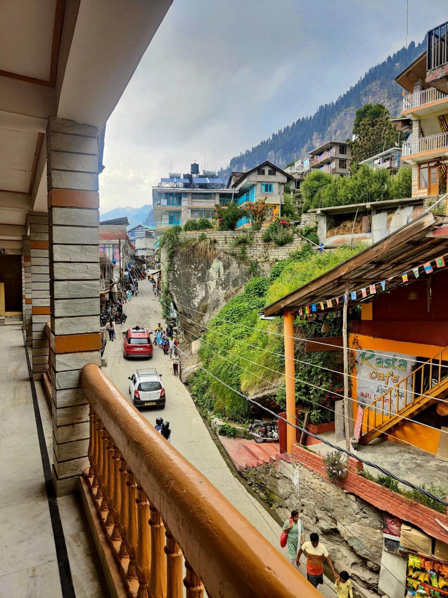 Hotel Arohi Vashist 외부 사진