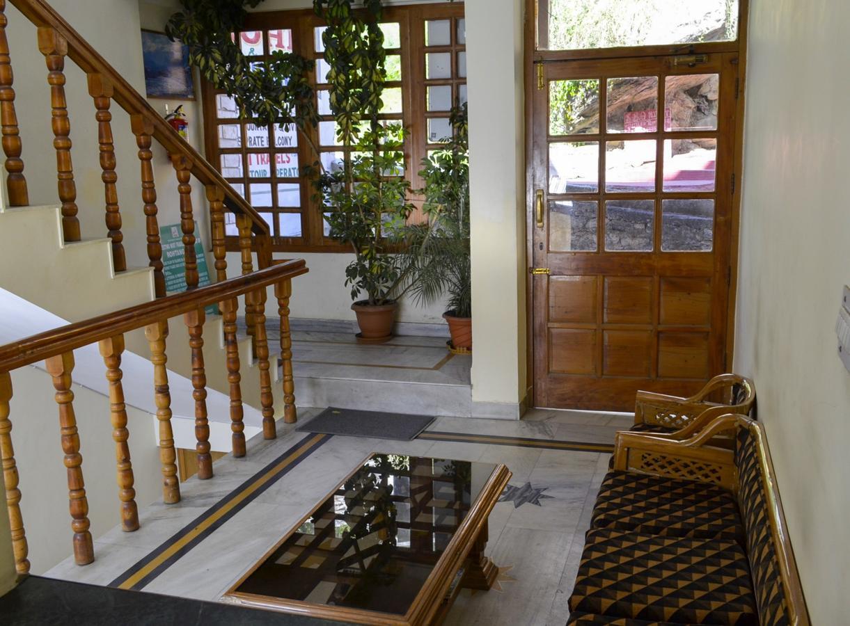 Hotel Arohi Vashist 외부 사진