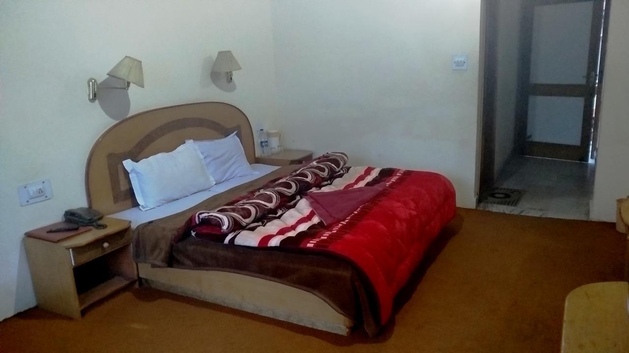 Hotel Arohi Vashist 외부 사진